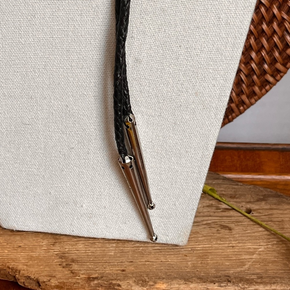 VTG Southwestern Roadrunner Enamel Bolo Tie Black Braided Cord 28” - Picture 3 of 6